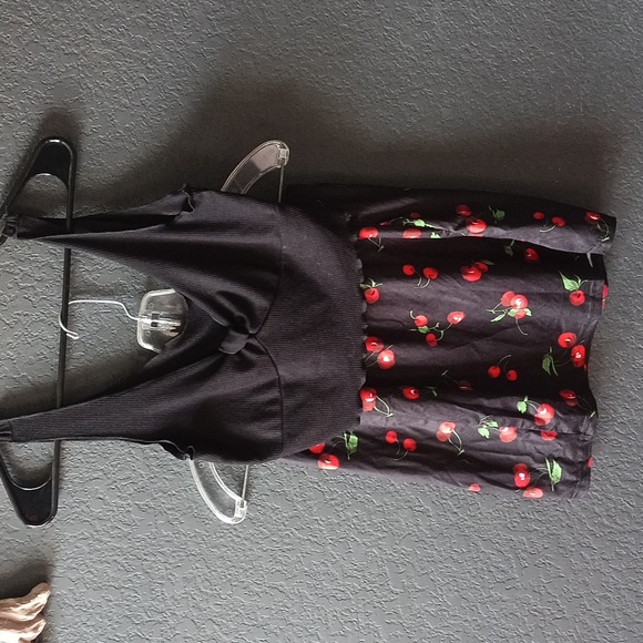 Women's Two piece - Picture 1 of 5